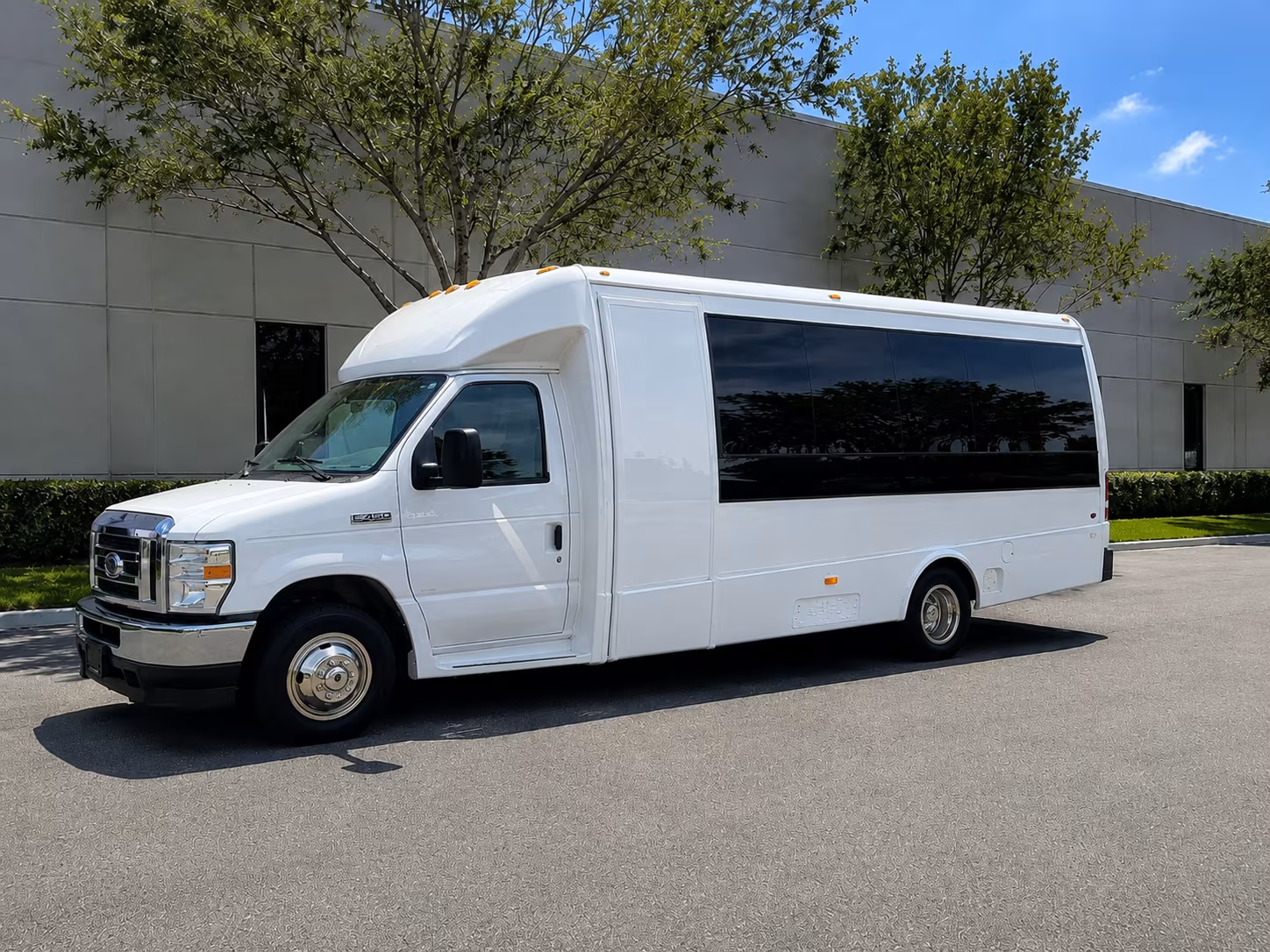 shuttle your guests from reading hotels to any berks county venue